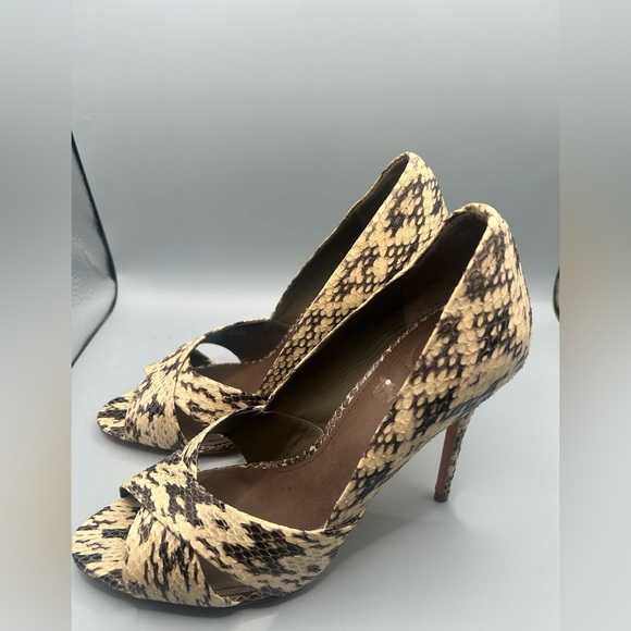 Tory Burch All Leather Snakeskin Peep Toe Pumps Size: 8 - Picture 7 of 9